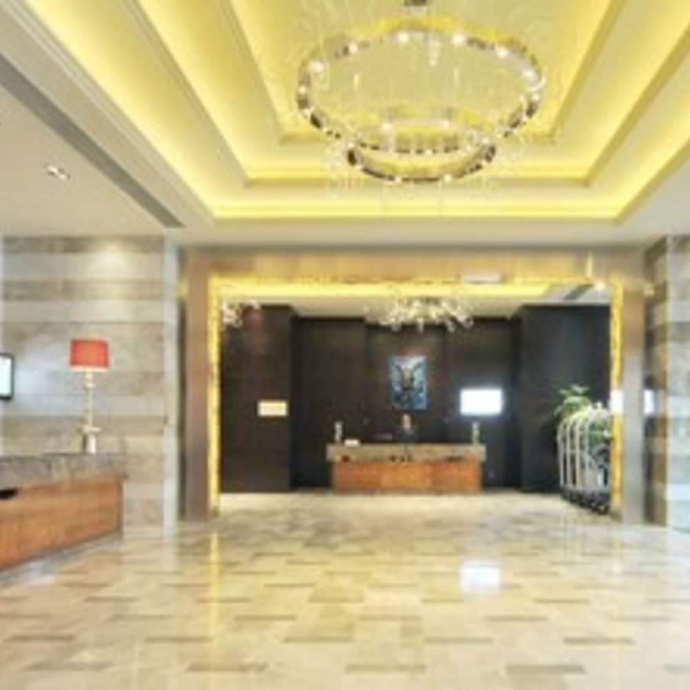 Royal Suites & Towers Vuhan Kültér fotó