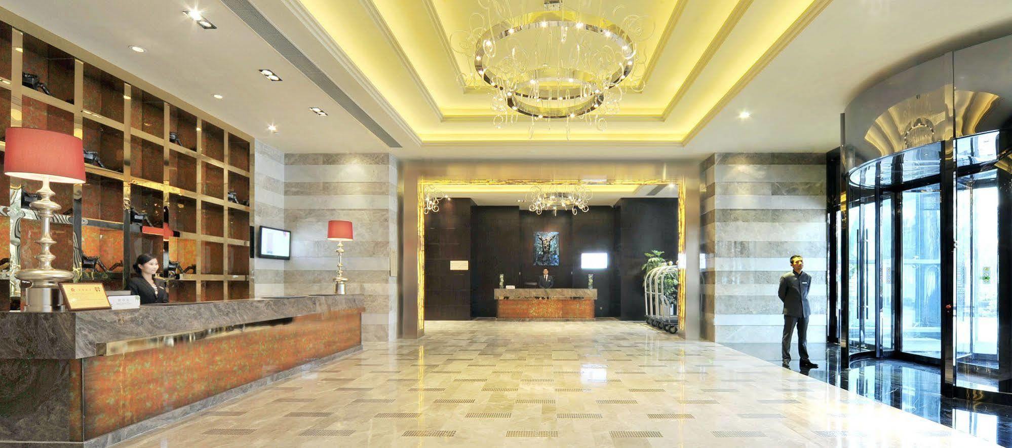 Royal Suites & Towers Vuhan Kültér fotó