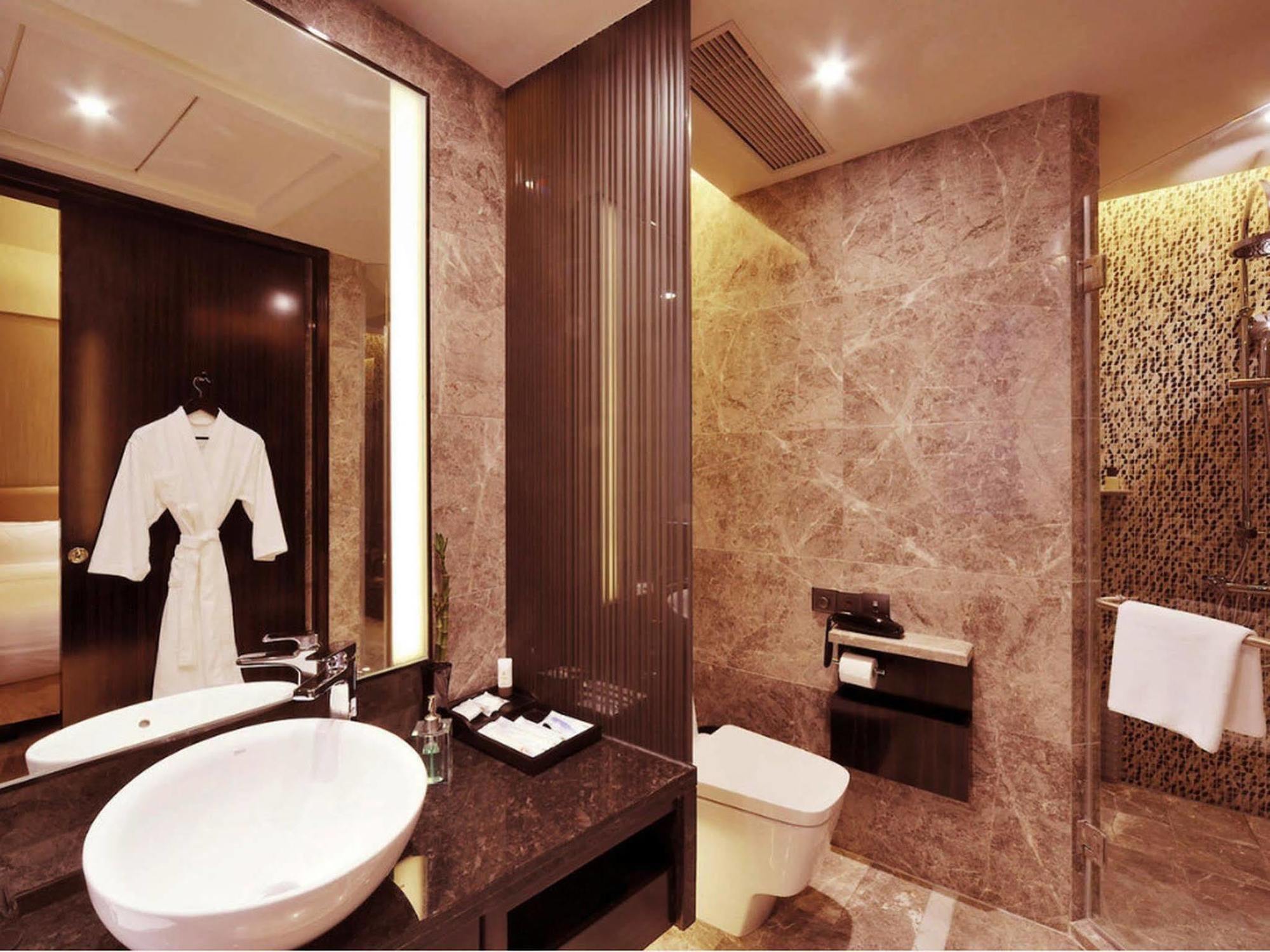 Royal Suites & Towers Vuhan Kültér fotó