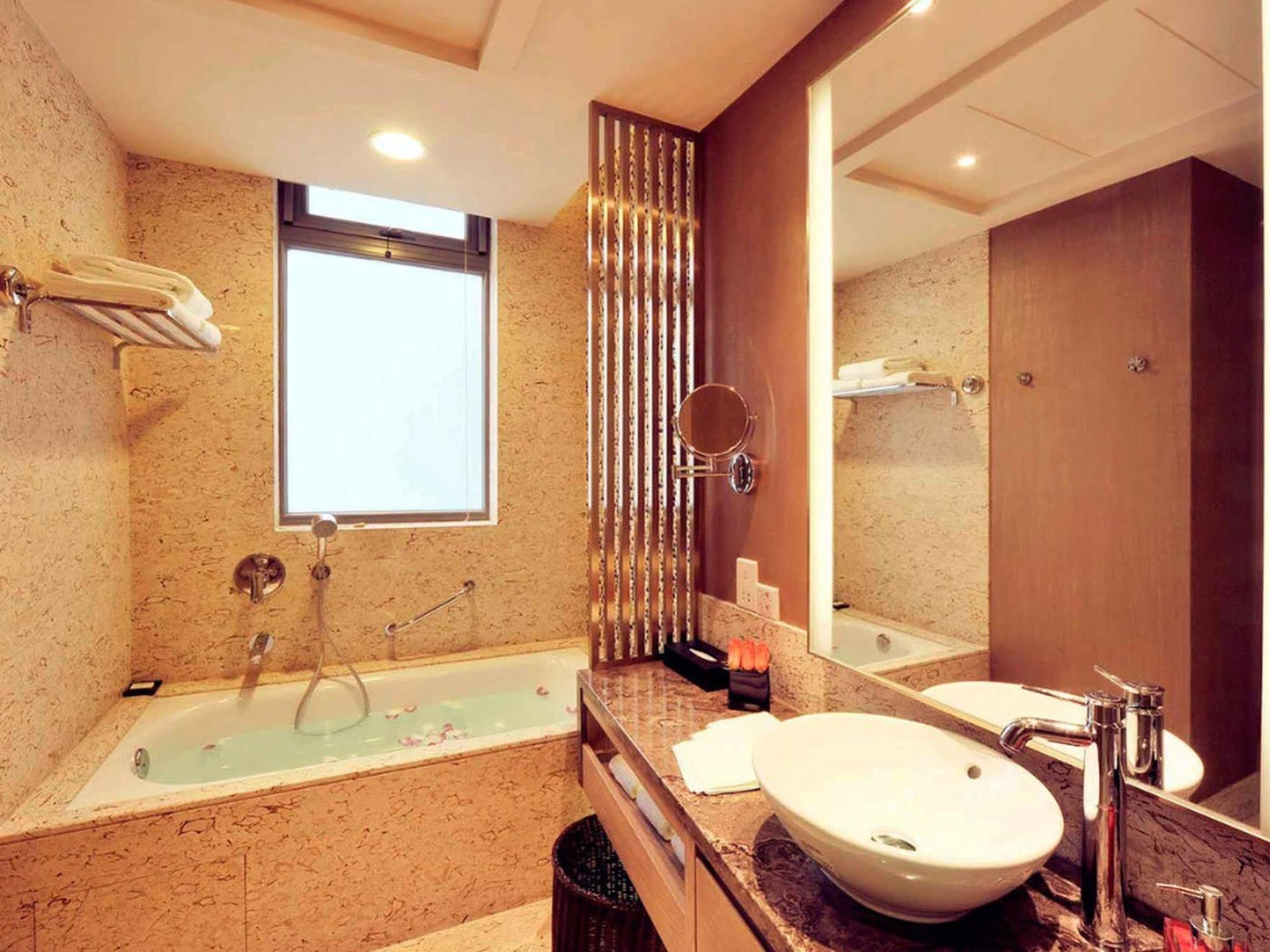 Royal Suites & Towers Vuhan Kültér fotó